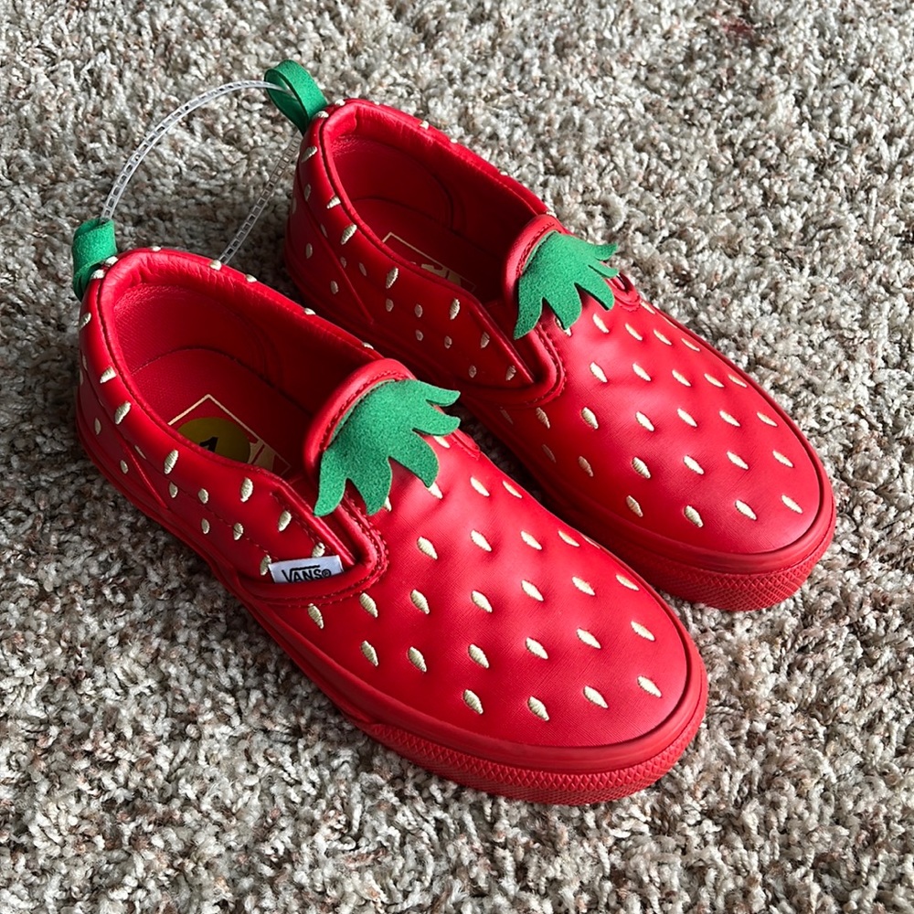 NWT Vans Strawberry Style